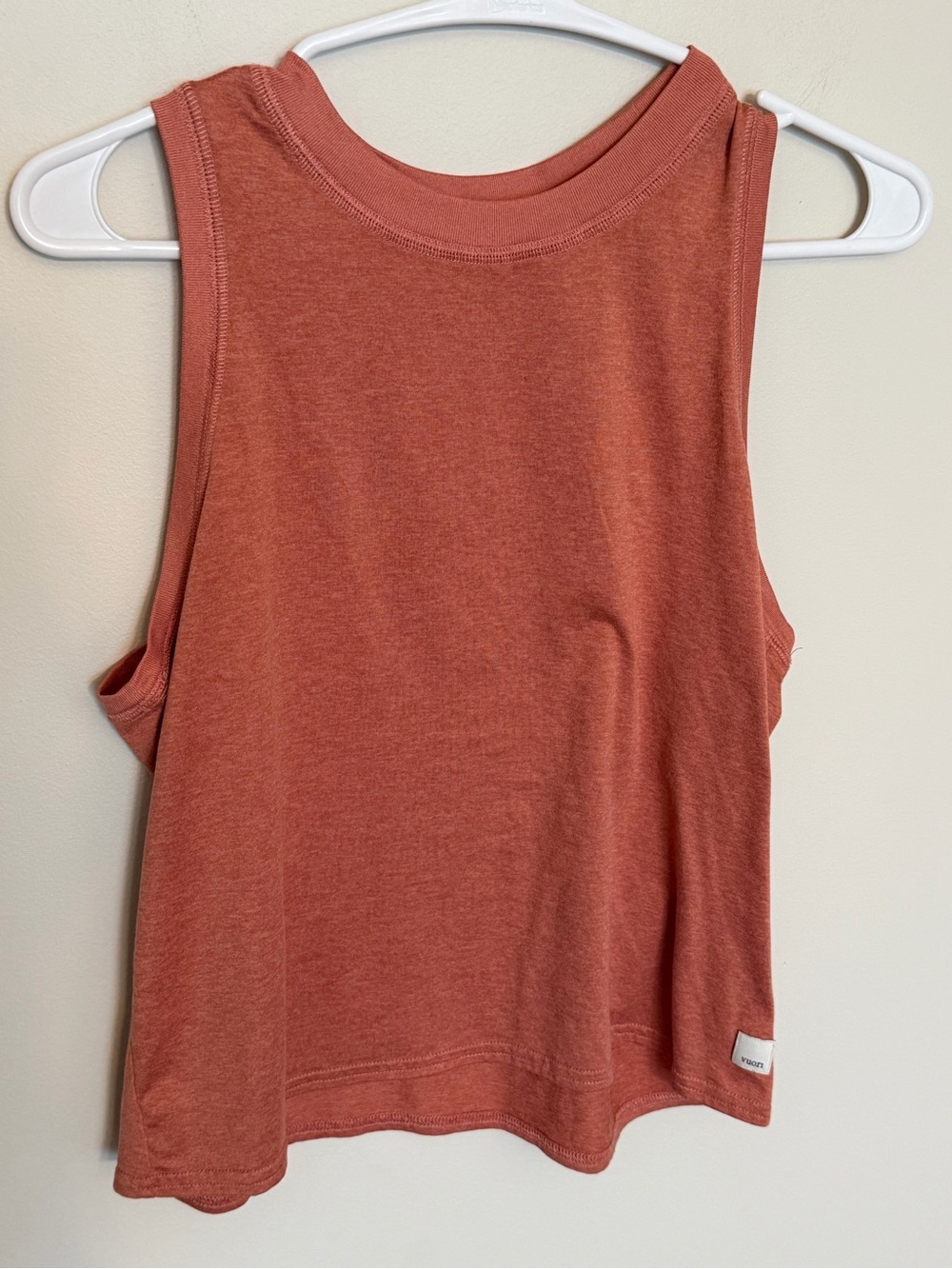 Vuori Energy Tank Top size Small Coral/Rust color VGUC